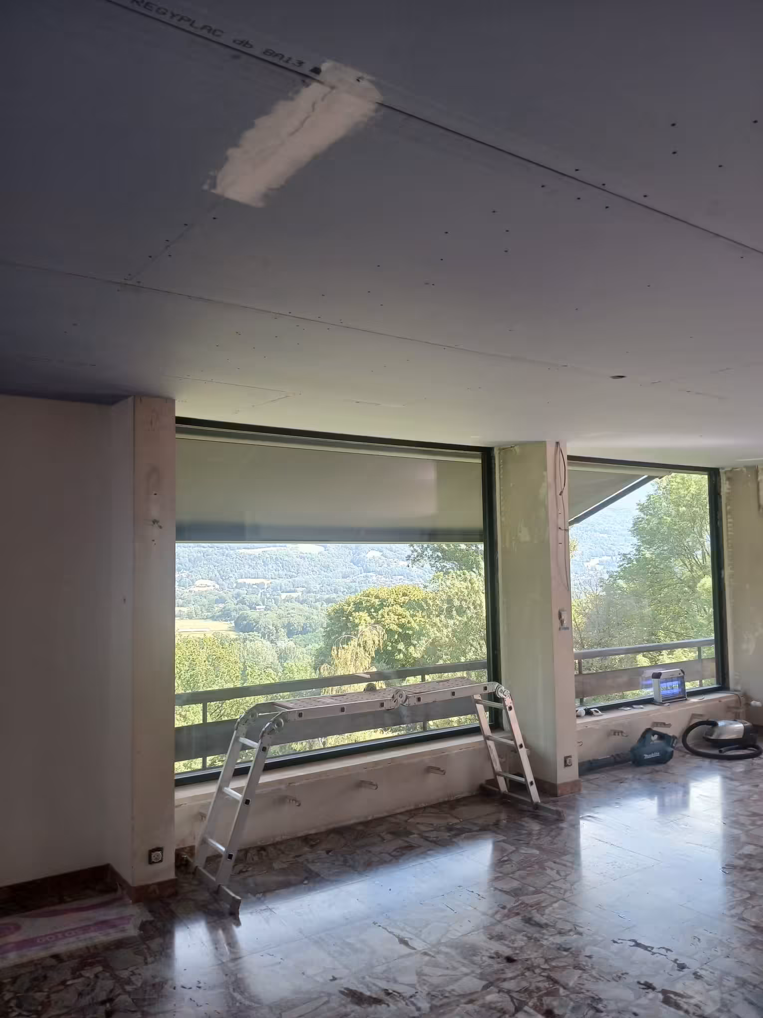 Chantier d'isolation réalisé par Expert Isolation en Savoie et Haute-Savoie